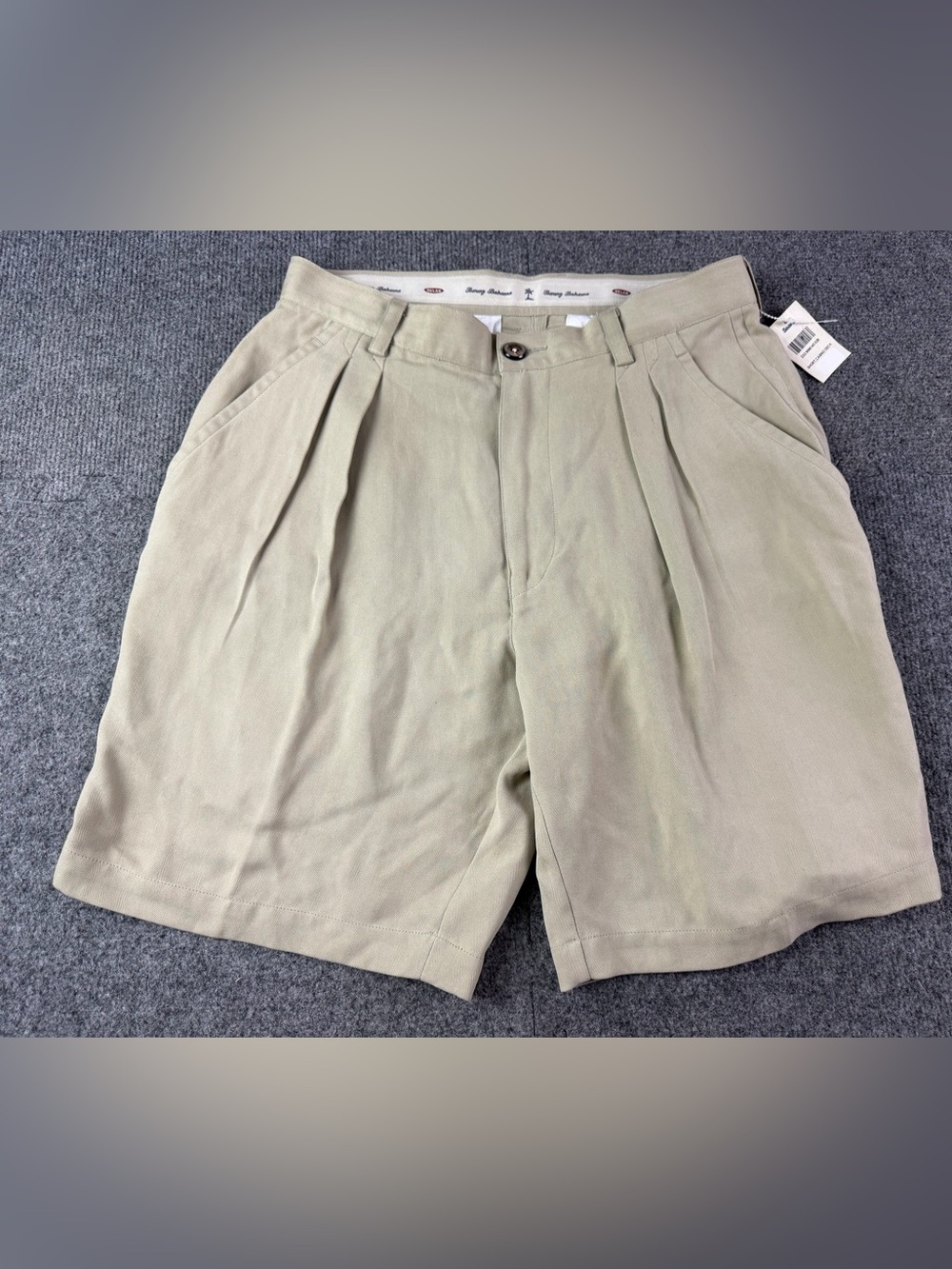 Tommy Bahama Mens 100% Silk Pleated 8" Shorts Size 30 Beige